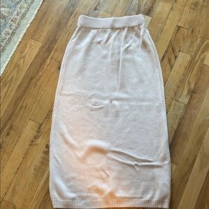 Elegant light pink maxi knit skirt!
